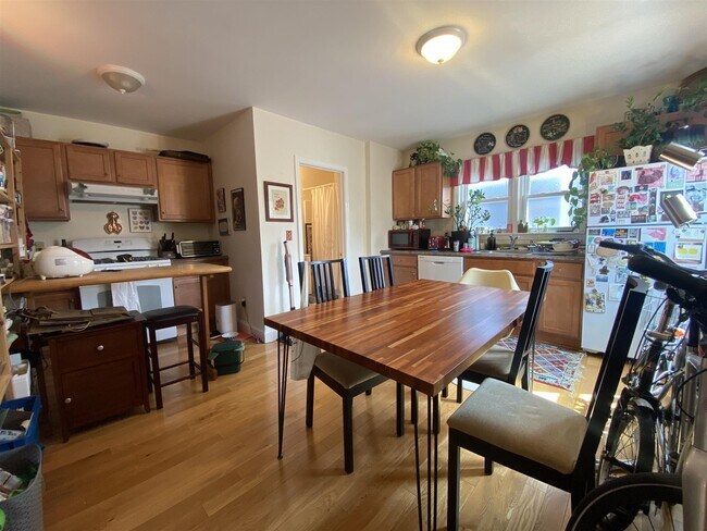 Photo - 126 Pine St Unidad 2