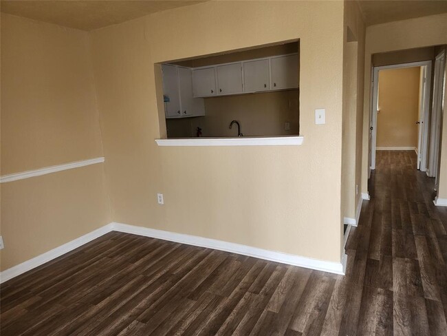 Photo - 4311 Yellowstone Blvd Apartment Unit 4