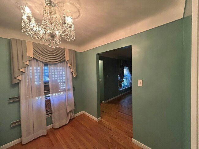 Photo - 8060 House St