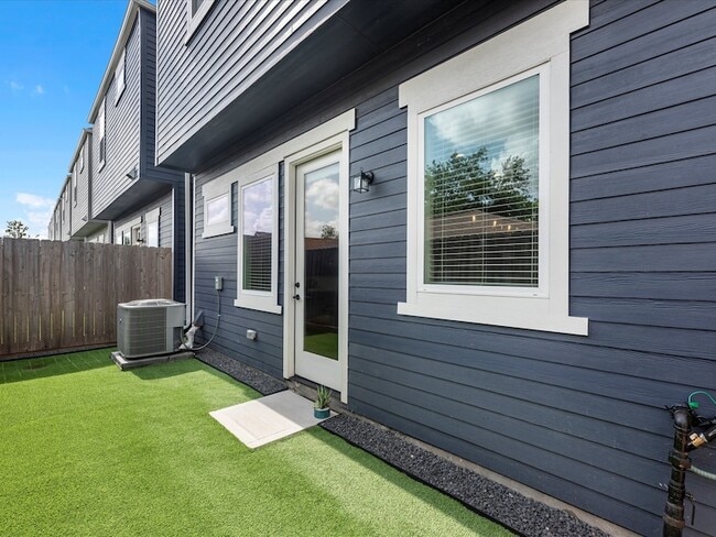307 Charlock St