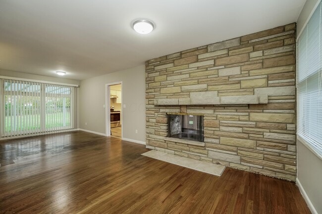 Photo - 414 E Clearview Ave