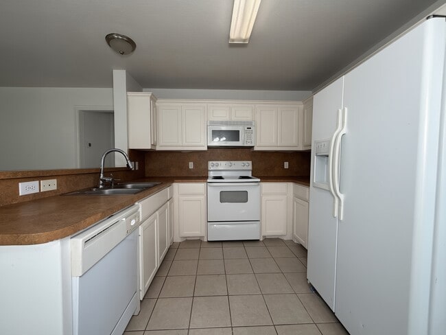 Photo - 919 Farmington Rd