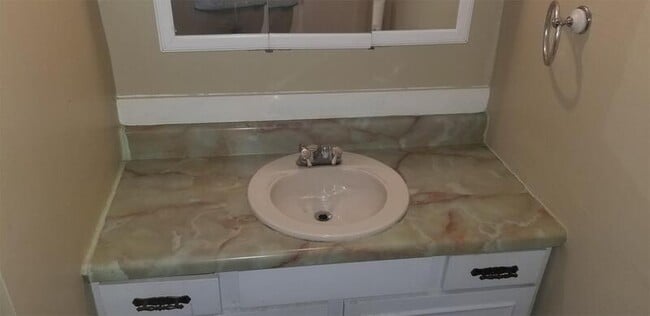 Photo - 2023 Young Ave