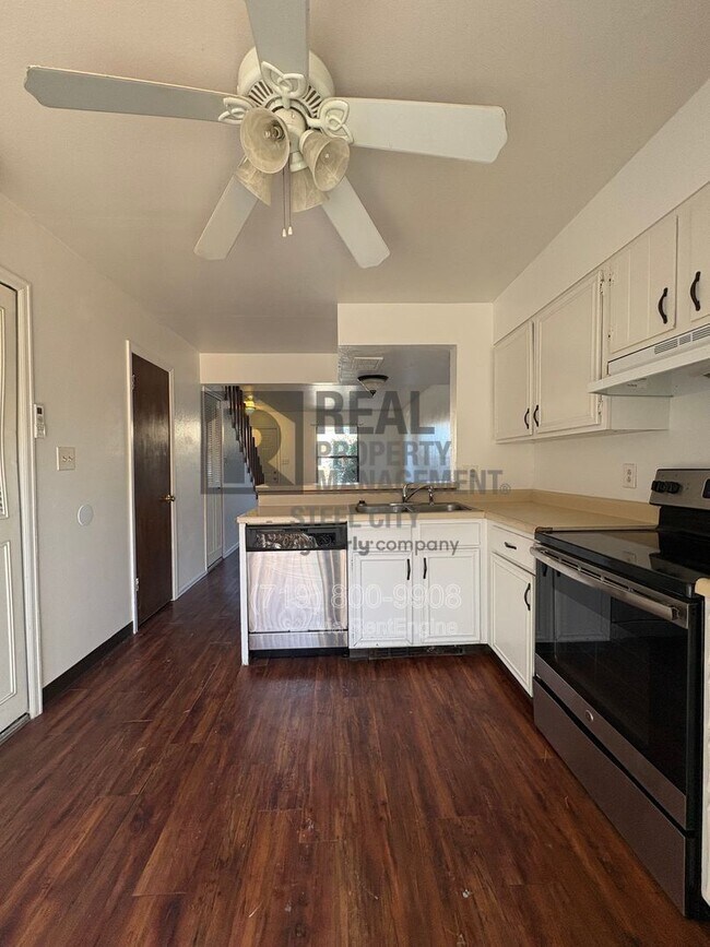 Photo - 1928 N Salem Ave