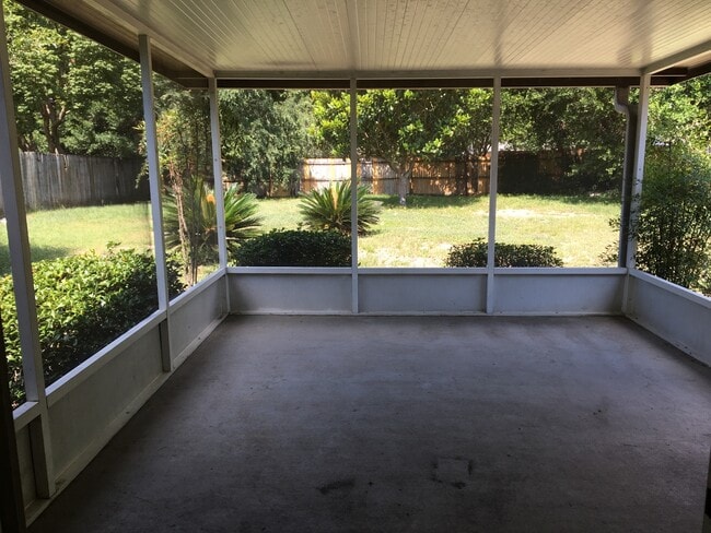 Photo - NICE 3/2/2 IN CLERMONT WITH HUGE FENCED BACKYARD