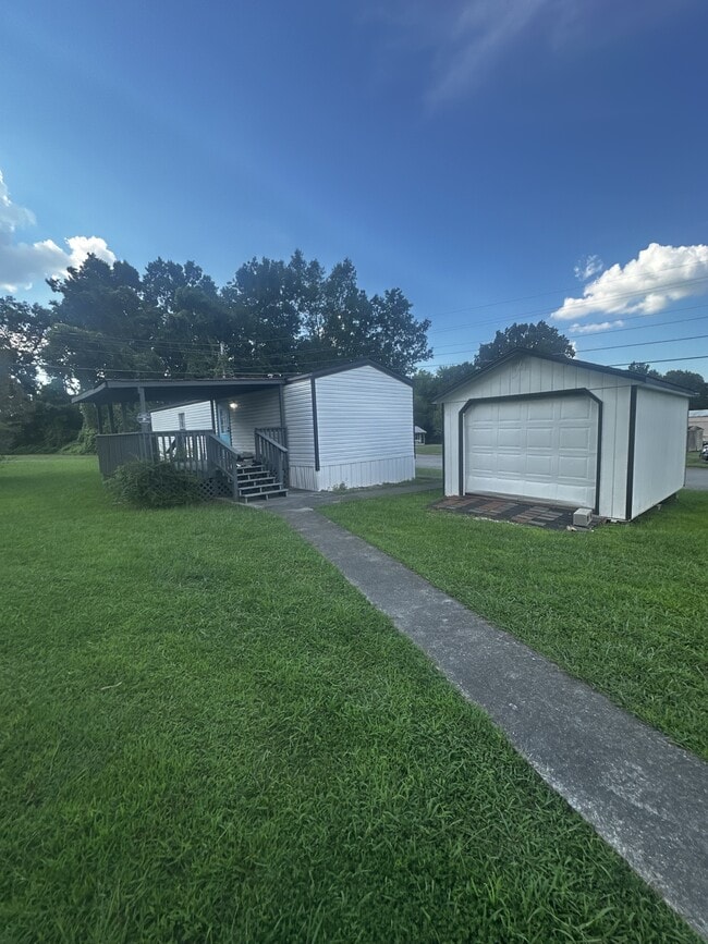 Building Photo - 377 Lyles Rd SE Rental