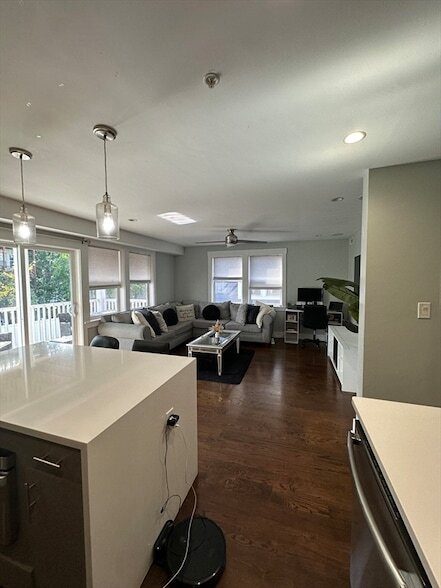 Photo - 13 Ruthven St Unit 2