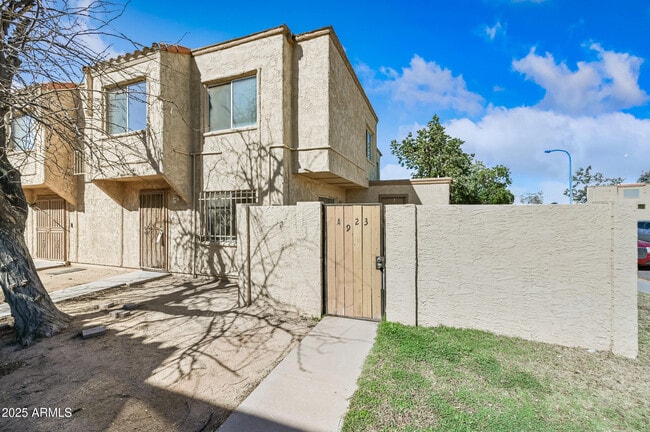 Building Photo - 4623 E Southgate Ave Rental