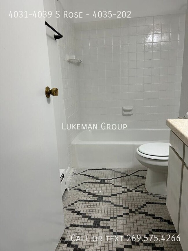 Photo - 4035 S Rose St # 202 2BD/1BATH Oakhurst Ap... Unit 4035-202