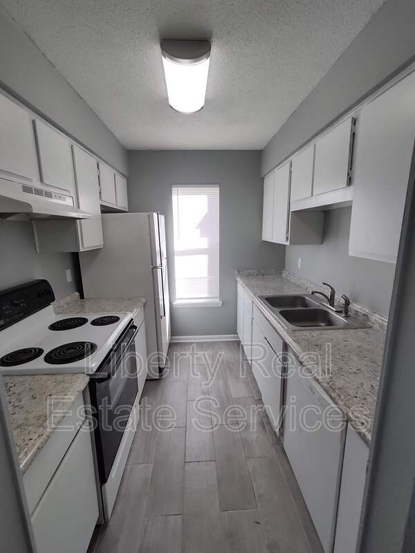 Photo - 107 Gilbert St Unit Apt 5