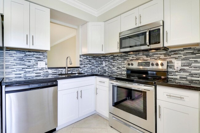 Photo - 14723 Cumberland Dr Unit Cumberland