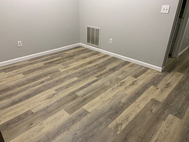 Photo - 2-Bedroom condo with carport for rent at H...