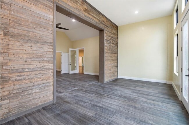 Photo - 17621 Stacey Ln
