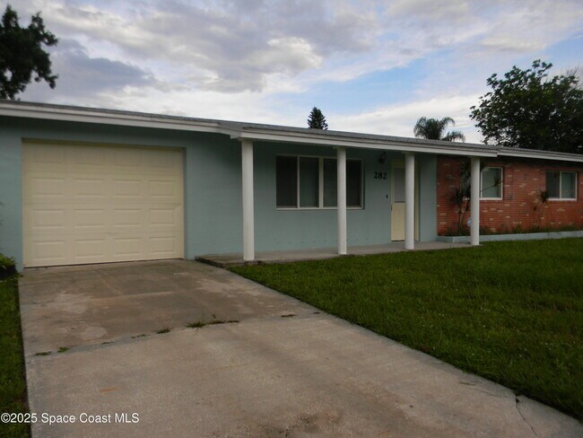 Building Photo - 282 Hollywood Blvd Rental
