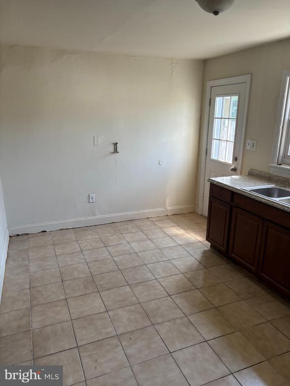 Photo - 616 E Moore St