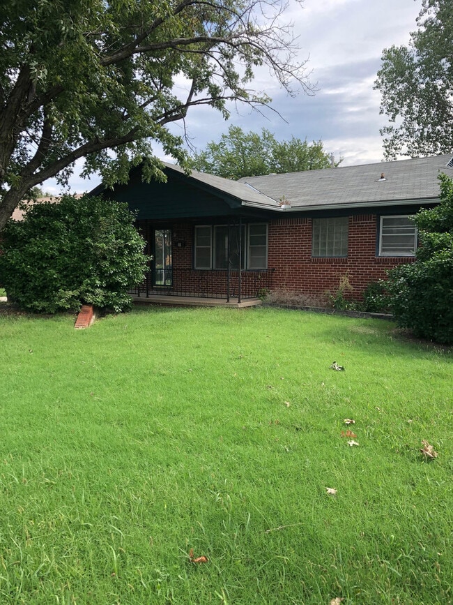 Building Photo - 3146 S Bonn St Rental