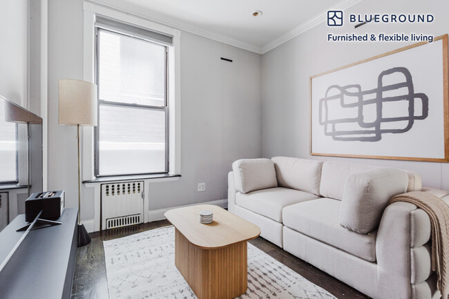 Building Photo - 250 E 50th St Rental