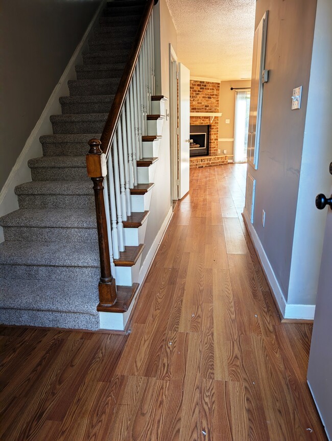 Photo - 3501 Christopher Dr NW