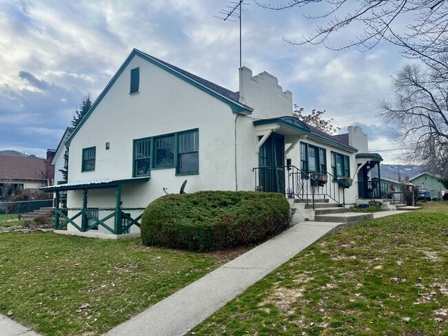 Building Photo - 614 S Yakima St Unit 1