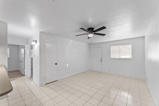 Photo - 11103 Renel Dr Unidad B