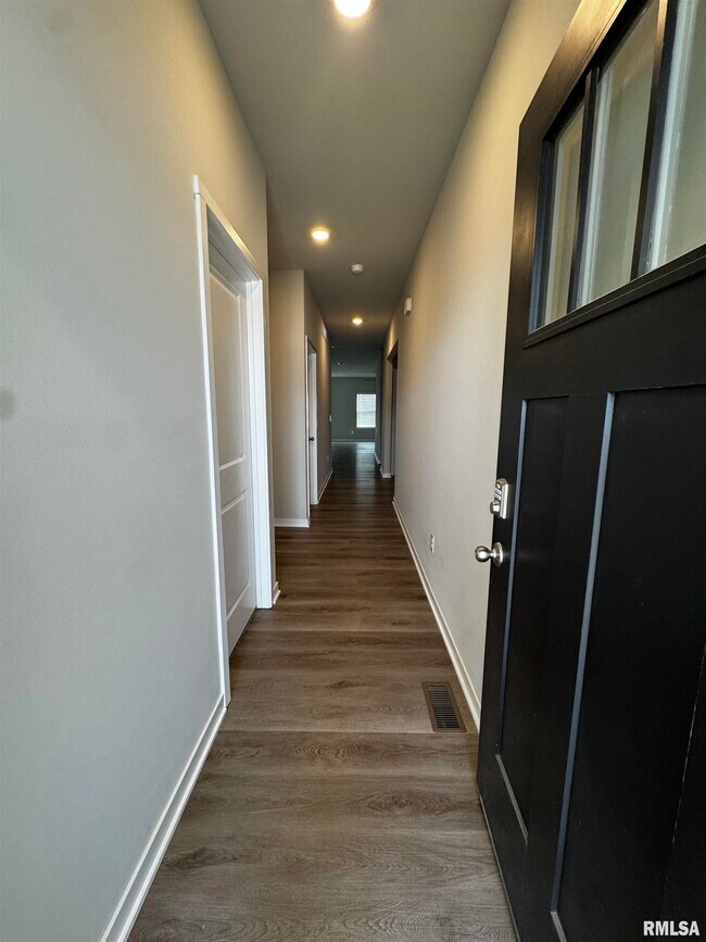 Photo - 709 E Bear Dr