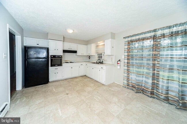 Photo - 30 Apple Ave