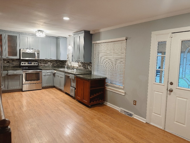 Photo - 59415 Grand River Ave