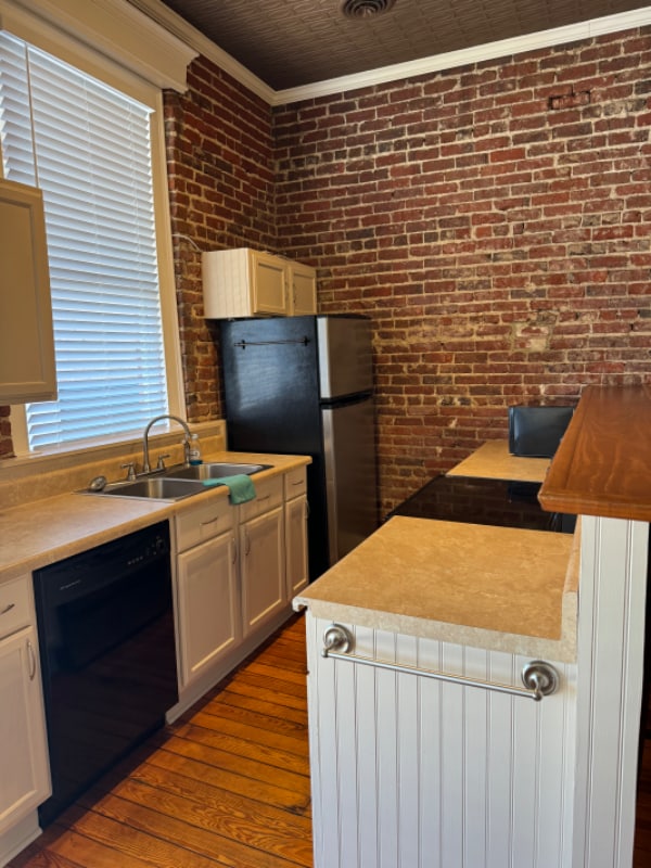 305 Virginia Ave Unit B