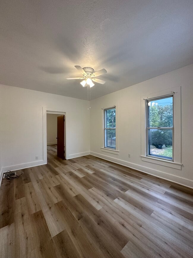 Photo - 1404 Grove St