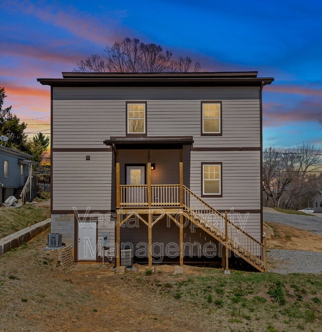 Building Photo - 514 Deaverview Rd Unit B Back Rental