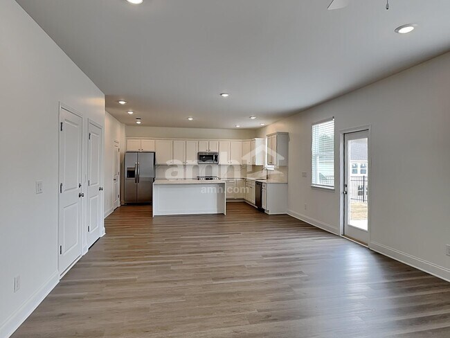 Photo - 347 Hickory Pointe Rd