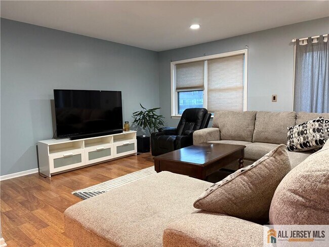 Photo - 2905 N Oaks Blvd