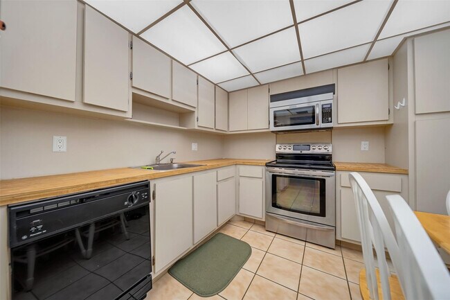 Photo - 801 Cypress Blvd Unit 107c