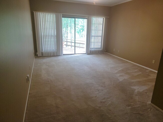Photo - 813 River Oaks Dr