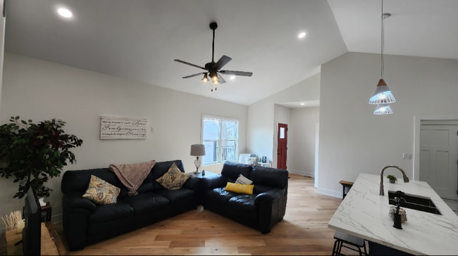 Photo - 714 Ringold St