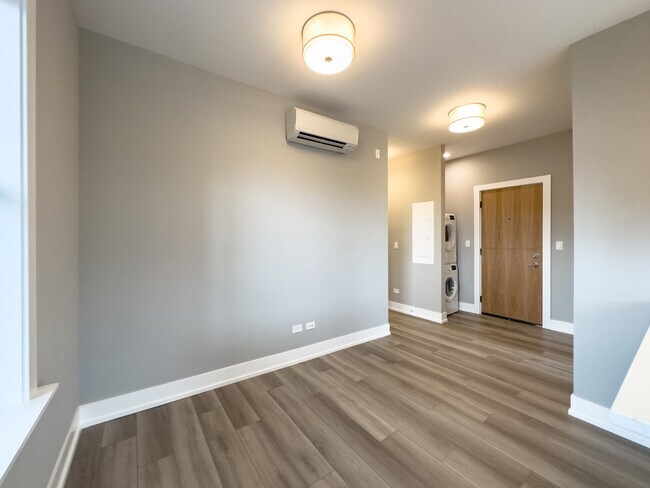 Photo - 3951 N Janssen Ave Unit J03W