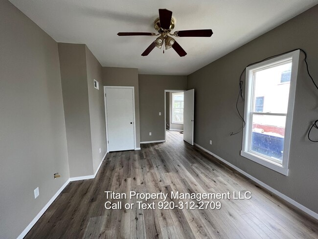 Photo - 757 Woodland Ave