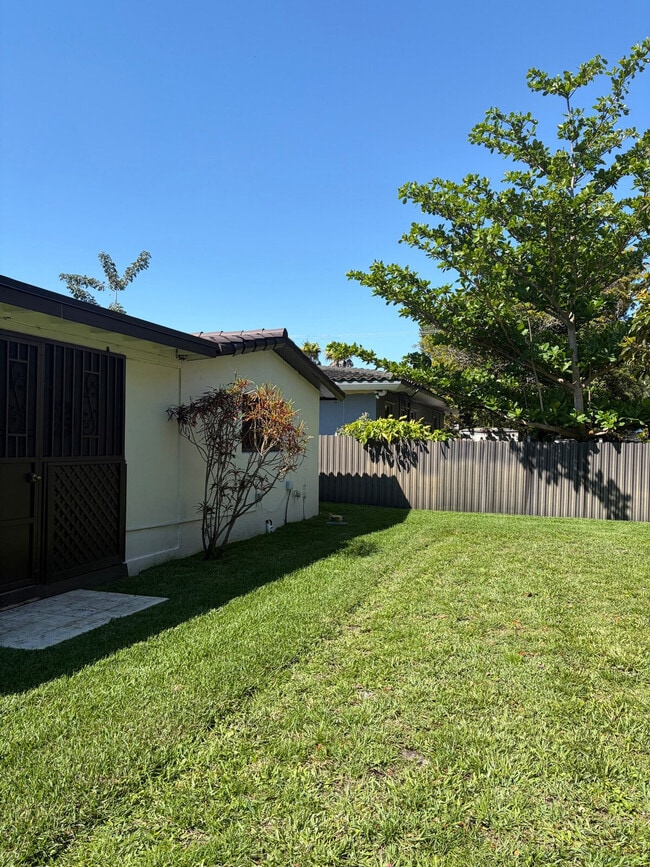 Photo - 1015 NE 89th St Unidad SI ID1255489P