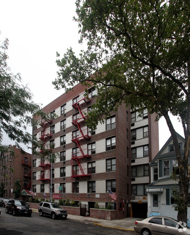 Photo - 88-15 144th St