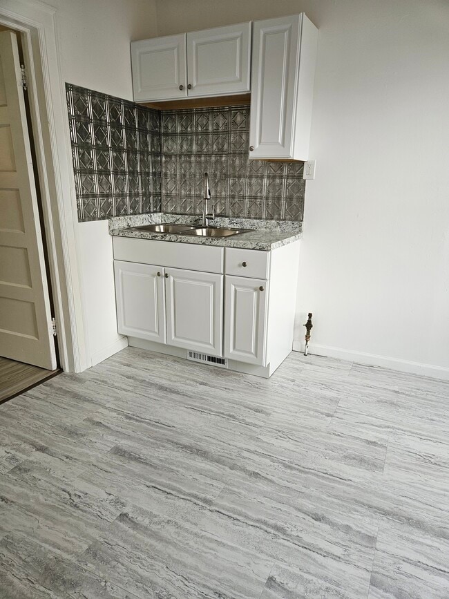 Photo - 108 Geary St