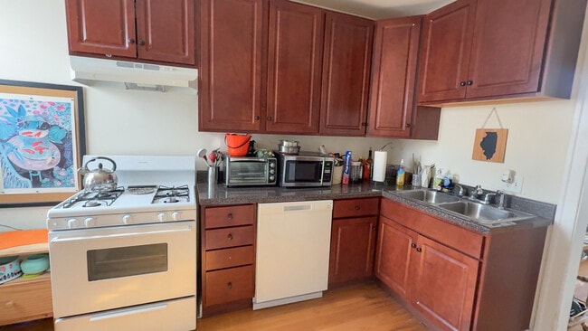 Photo - 4811 N Ashland Ave Unit 3W