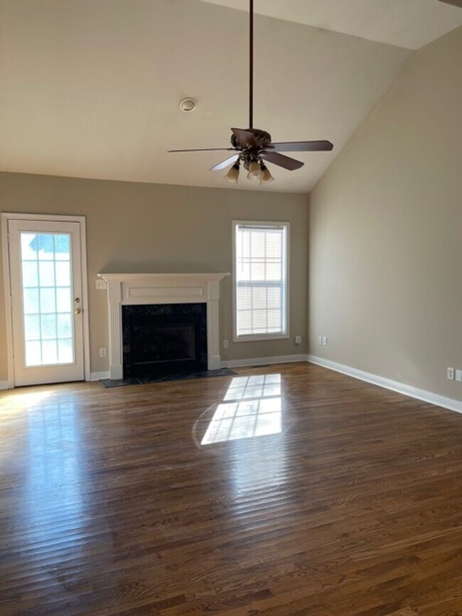 Photo - 921 Corydalis Ct