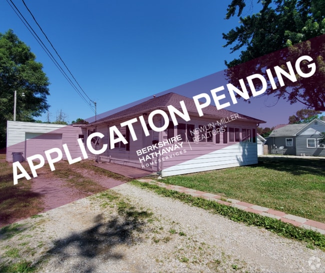 Building Photo - 2 Bedroom House in Clinton, IN