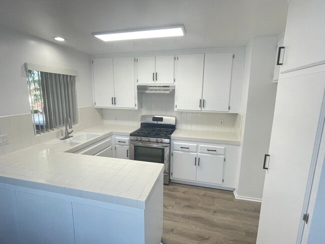 Photo - 1045 S Alma St Unidad Apt 1