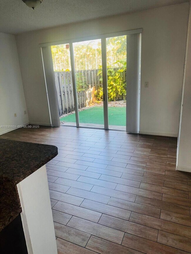 Photo - 4256 NE 9th St