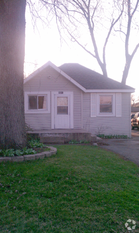 Building Photo - 1612 Goldenrod Terrace Rental