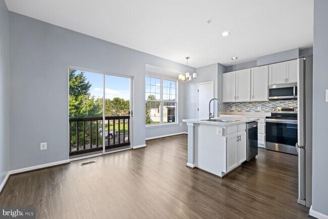 Photo - 113 Lavenport Cir