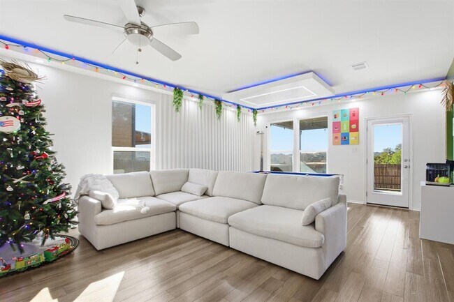 Photo - 102 Whitney Dr