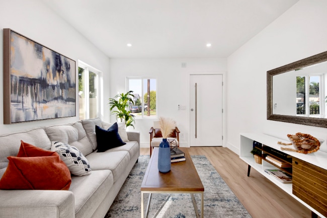 Photo - 2348 E Poppy St