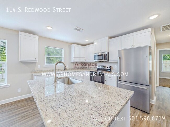 Photo - 114 S Redwood St